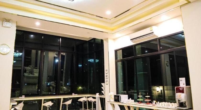Aiyara Riverine Hotel, Nakhon Phanom Exterior foto